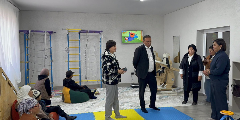 Эмгек министри Баткен, Ош жана Жалал-Абад облустарындагы соцкызматтардын ишин текшерди
