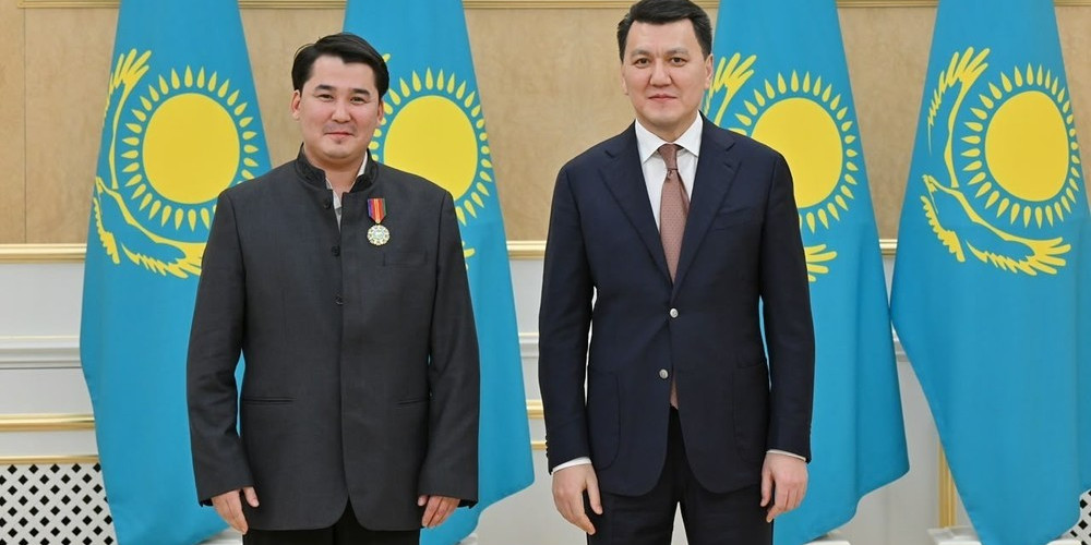 Токаев наградил Мирбека Атабекова орденом «Достык» II степени