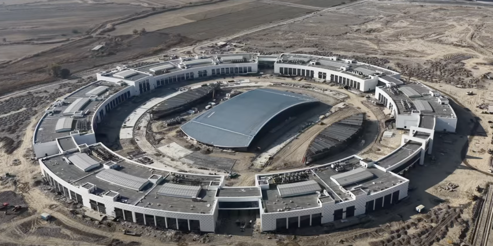 Жаңы Ош базарынын негизги курулушу аяктады, эми кезек жол инфраструктурасында