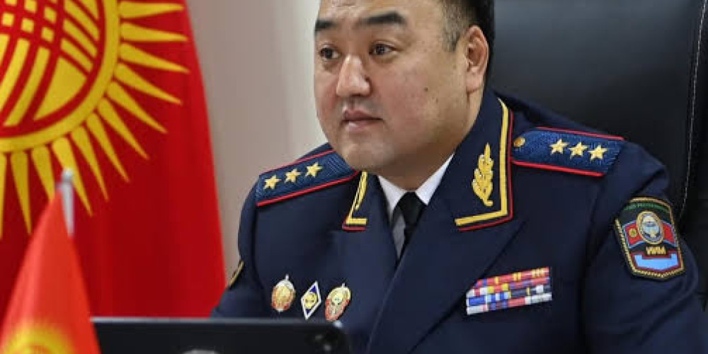 Главу МВД Улана Ниязбекова наградили орденом «Манас» I степени