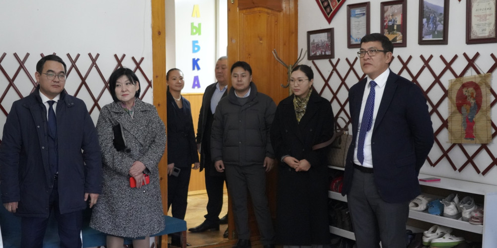 Байсалов “Сейтек” балдар жана өспүрүмдөр Улуттук борборуна барды