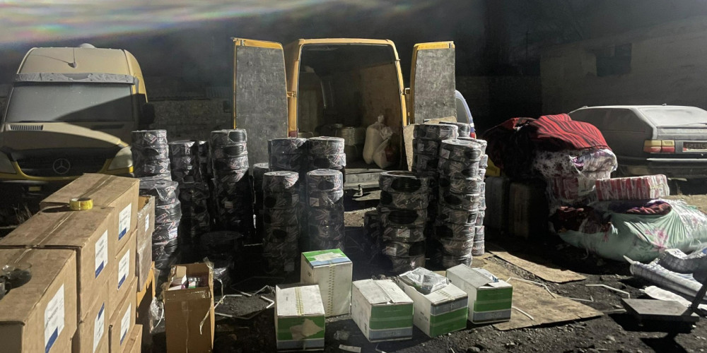 Более 4 тонн незаконно перевозимых товаров выявлено в Баткене