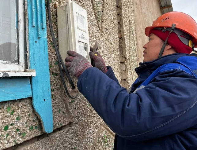В Таласе началась установка около 37 тыс. умных счетчиков