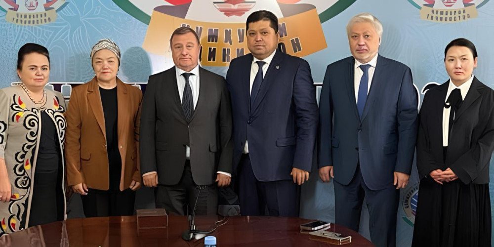 Делегация ЦИК КР встретилась с председателем ЦИК Таджикистана