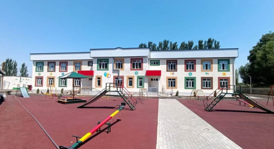 В Кара-Сууйском районе построили детский сад на 100 мест