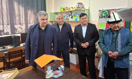 Нобелевский лауреат Константин Новоселов побывал в «Ноокат билимканасы»