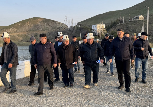 Бакыт Торобаев поручил обеспечивать бесперебойным водоснабжением фермеров