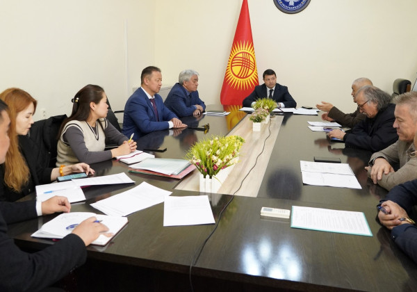 Маданият министри Мирбек Мамбеталиев өлкөдөгү чыгармачыл союздардын жетекчилери менен жолукту