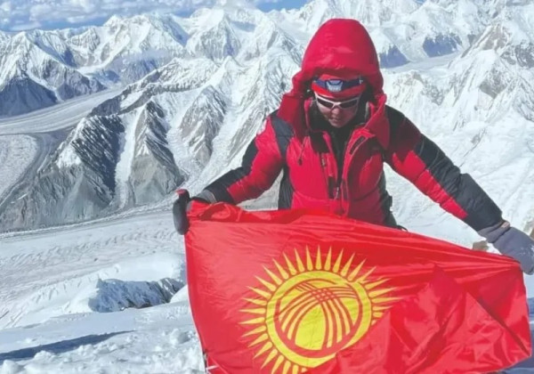 Асель Байбагышева стала первой кыргызстанкой, покорившей Эверест