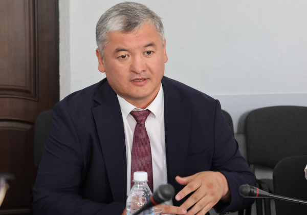 Бакыт Дарманкул уулу: Россиядагы мигранттардын тизмеге киришинин себептери жана андан чыгуу жолдору