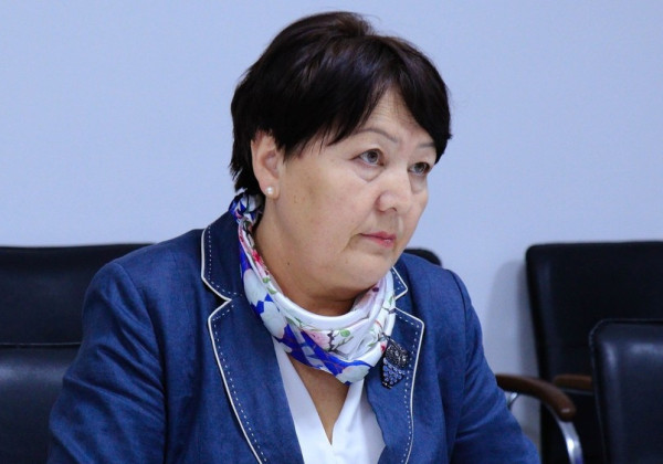 Кендирбаева: Кыргызстан табигый ресурстарга жарды болгондуктан, адам капиталын даярдоого басым жасашы керек