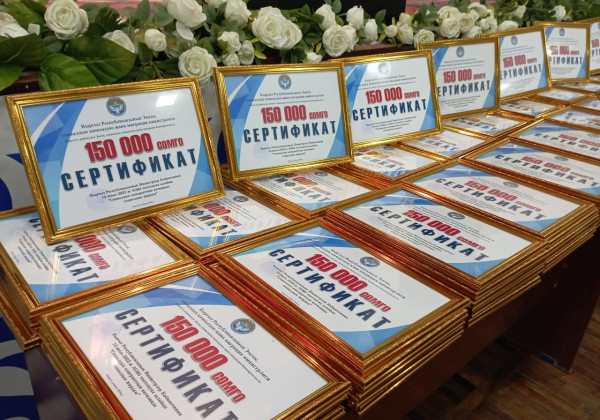 Кыргызстанда үй-бүлөлүк киреше долбоорлорун ишке ашыруу үчүн 1286 соцконтракт түзүлдү