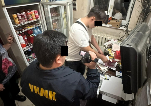 Бишкекте жашыруун сойкукана аныкталып, бир нече адам кармалды