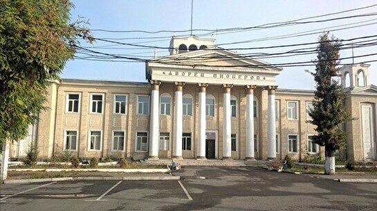 Театр юных зрителей в Бишкеке открыл свой новый сезон в обновленном здании 