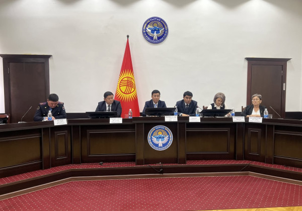 Ош: мамлекеттик кызматкерлерге шайлоодо үгүт иштерине аралашпоо эскертилди