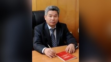 Бектур Зулпиев президенттин кеңешчиси кызматынан бошотулду