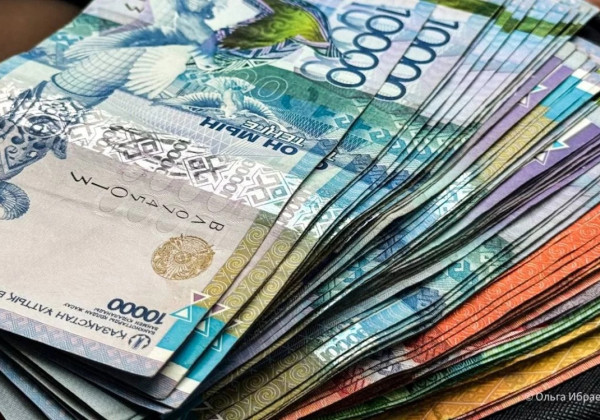 Нацбанк продлил приостановление операций с казахским тенге до 15 сентября 2026 года