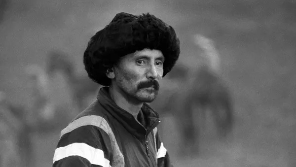 Гиннесс китебине кирген биринчи кыргыз Үсөн Кудайбергенов: тагдыры, карьерасы жана табышмактуу өлүмү