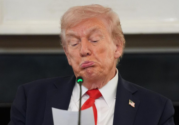 Трамп взялся за унитазы: требует разрешить больший расход воды