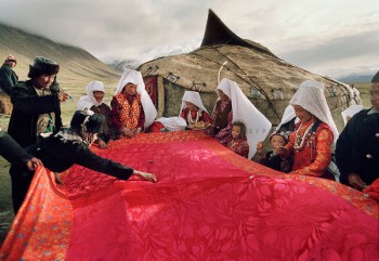 В Жогорку Кенеше подняли вопрос этнических кыргызов: Узбекистан и Таджикистан отвечают на запросы около года