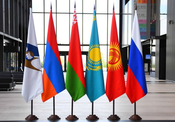 В ЕАЭС продлили нулевые пошлины на ввоз топлива до 2027 года