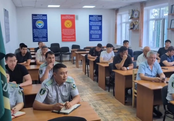 «Түндүк» темир жол бажысында тышкы экономикалык ишмердүүлүктүн катышуучулары менен актуалдуу маселелер талкууланды