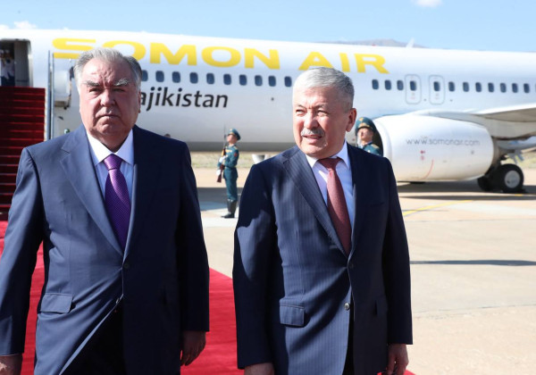 Тажикстандын президенти Эмомали Рахмон Чолпон-Атага келди