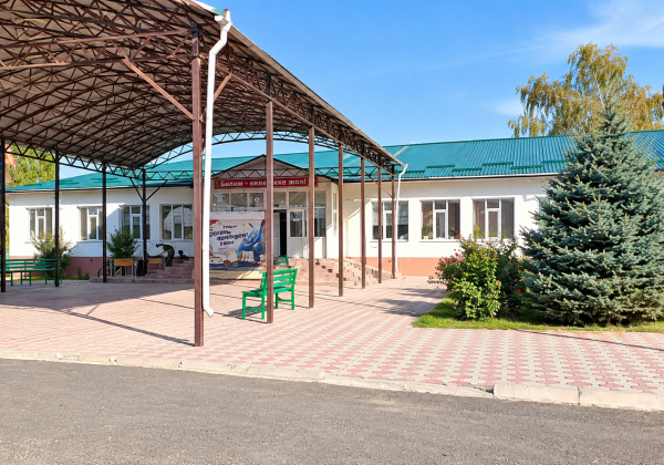 В школе Иссык-Атинского района неработавшим сотрудникам выплатили 1,7 млн сомов зарплаты 