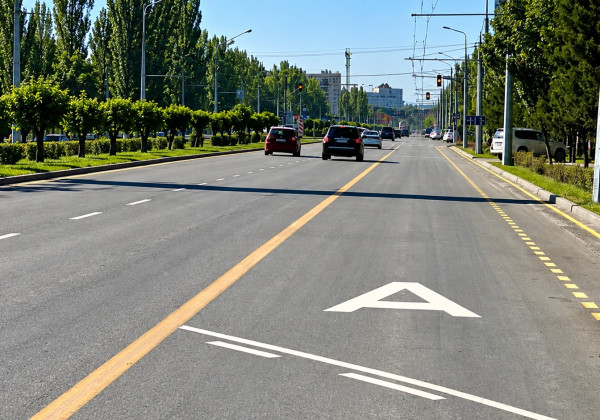 В Бишкеке частным авто разрешено ездить по автобусным полосам ночью и в выходные