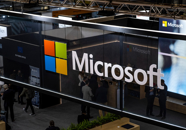 Трамп обвинил Microsoft в замене американцев иностранцами и заблокировал ей оформление грин-карт