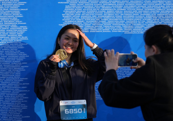 В Бишкеке прошел седьмой забег Bishkek Snow Leopard Run