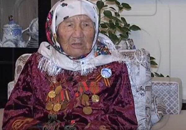 В Канте школе №5 присвоили имя Героя Труда Токтогон Алтыбасаровой