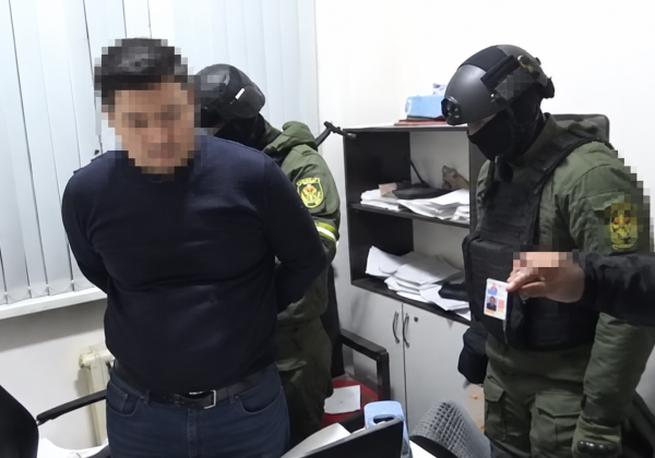 В Бишкеке задержан следователь ГСИН по подозрению в вымогательстве взятки
