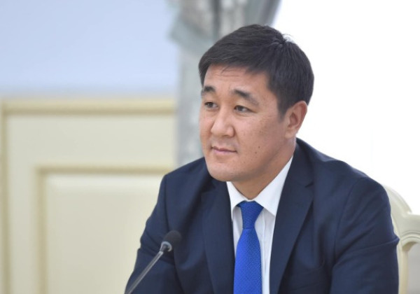 Орунбеков: Бишкектеги Лениндин эстелиги өз ордунда турат